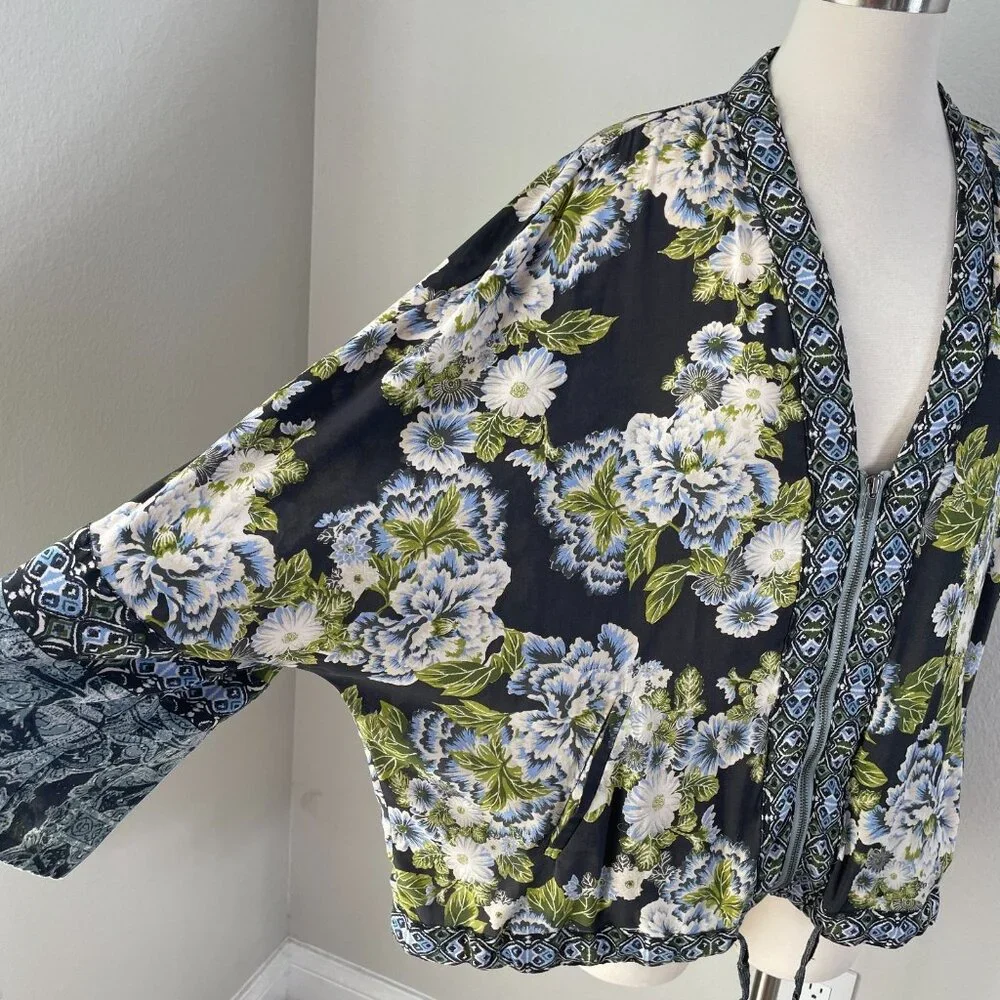 Free People Jacket Womens Medium Large Black Blue Floral Boho Kimono Pockets Zip